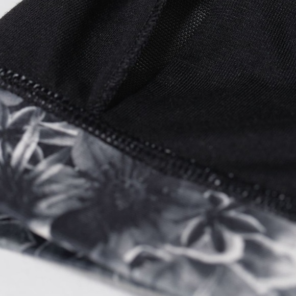 Lululemon Energy Bra
Flowabunga Black Angel Wing / Black Size 6 - Picture 8 of 14